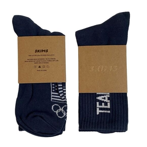 SKIMS 2 Pairs USA Olympic Flag Navy Blue Crew Socks NWT - Picture 2 of 15